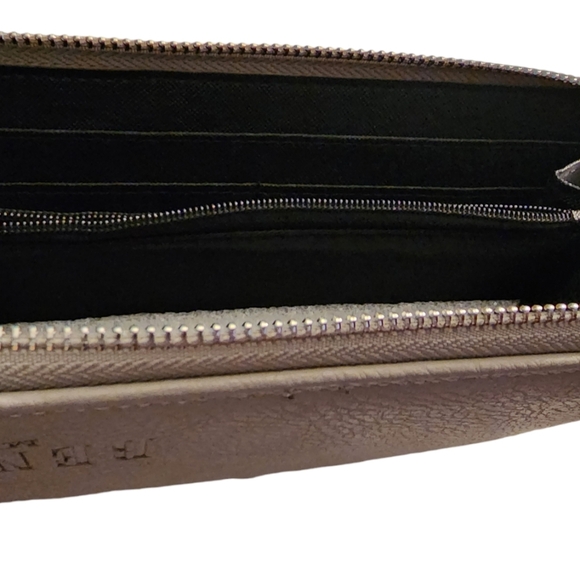 NWOT Benoss Milan Zip-around Gray Vegan Wallet - Picture 4 of 9